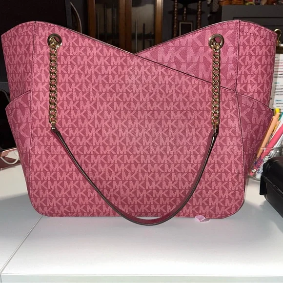 MICHAEL Michael Kors Red and Pink Shoulder Bag with Chain Handles - Picture 3 of 3